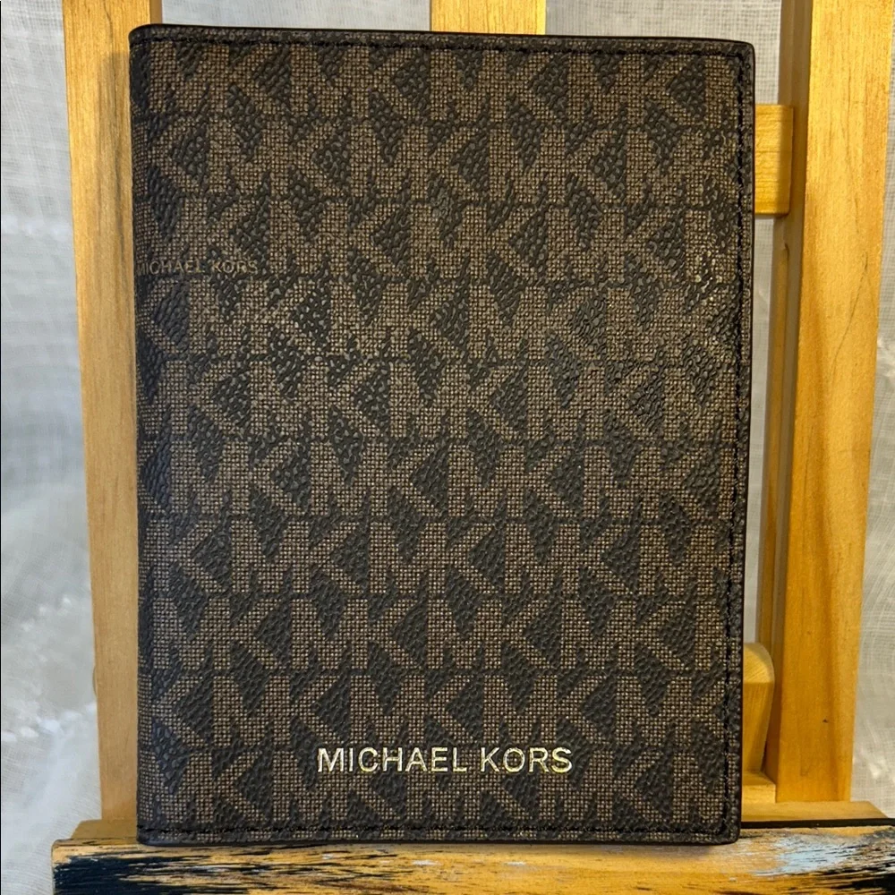NWOT Michael Kors wallet/passport holder
